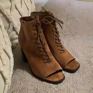 Frye Amy Peep Lace Suede Bootie. Size 8 1/2